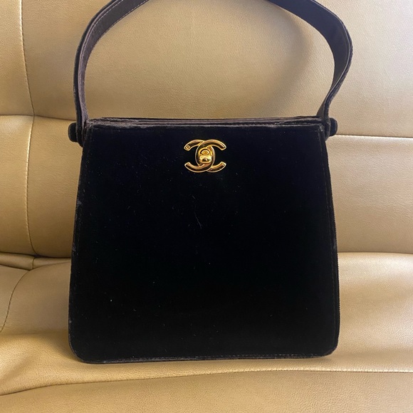 SOLD - 🌰Rare Vintage CHANEL Brown Velvet Bag - Picture 3 of 8